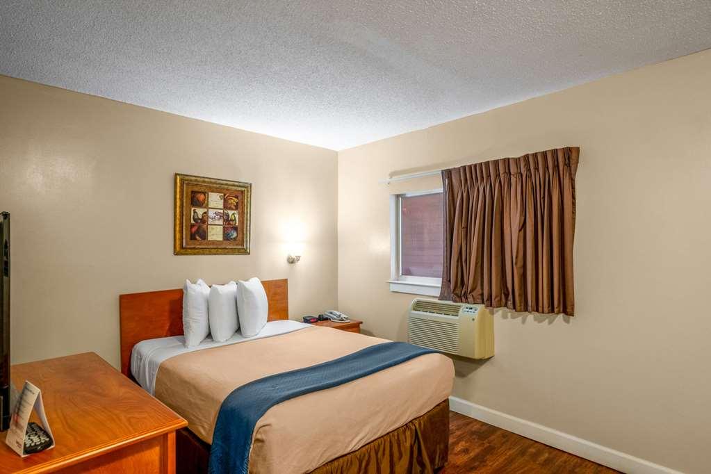 Suburban Studios Airport Tampa Habitación foto