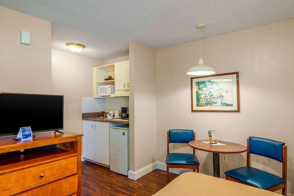 Suburban Studios Airport Tampa Habitación foto